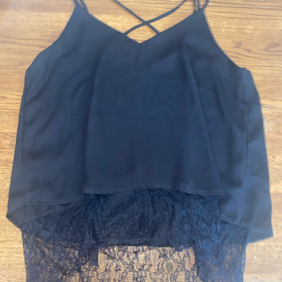 Lily white tank top - Picture 2 of 3